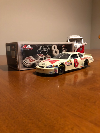 Illustration for article titled 2006 Dale Jr Ralph Earnhardt Retro.